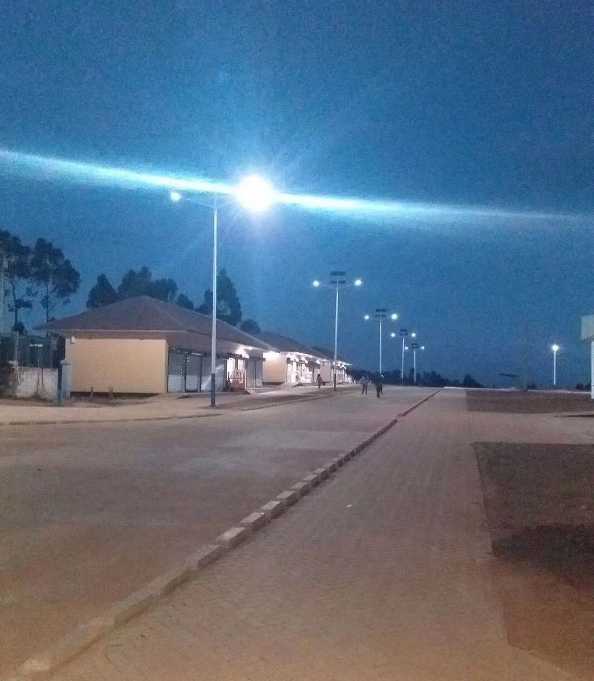 赤峰市非洲科特迪瓦太阳能路灯工程